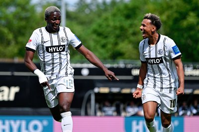 Conté trifft zum vorentscheidenden 2:0.