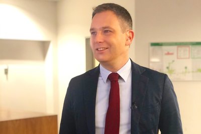 Politikwissenschaftler Gustav Gressel arbeitete bis 2024 zehn Jahre als Militär- und Osteuropa-Experte für den Europäischen Rat für Internationale Beziehungen. Für die Einführung einer nur teilweise verpflichtenden Wehrpflicht sieht er Tücken. Foto: Wikipedia/Creative Commons