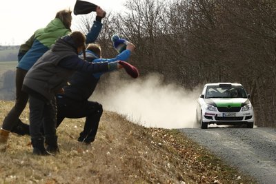 Sebastian Zimmermann und André Sommer vom MC Grünhain fuhren bei der 61. Rallye Erzgebirge zu Klassensilber.