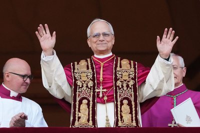 Papst Leo XIV. am Tag seiner Wahl. (Archivbild)