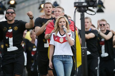 Helene Fischer und der DFB: Nach dem Triumph 2014 ging es "Atemlos durch die Nacht"