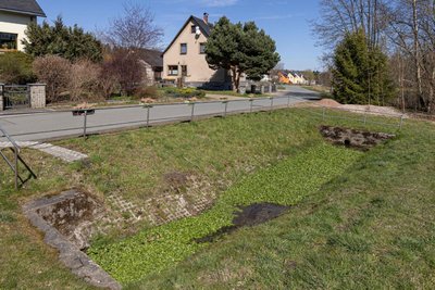 Der Wiesenbach soll bei Regenwasser vor Reifenabrieb der neu entstehenden Straßen geschützt werden.