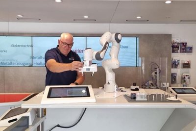 Andreas Ottenberg will Schülerinnen und Schüler für die Metall- und Elektroindustrie begeistern. Er wünscht sich, dass sich zukünftig noch mehr Frauen für die Branche interessieren.
