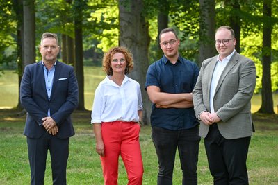 Uwe Müller (AfD), Kati Vogel (Freie Wähler), Lucas Schreckenbach (Rot-Rot-Grün) und Marvin Müller (CDU) sollen als Fraktionsvorsitzende künftig weniger Geld erhalten.