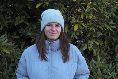 Shari (18), Schülerin