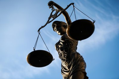 Ein junger Mann musste sich wegen Nazi-Parolen vor Gericht verantworten.