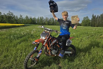 Noah Lehmann steht nicht nur auf der Karatematte, sondern setzt sich ab und an schon auf eine Motocrossmaschine.