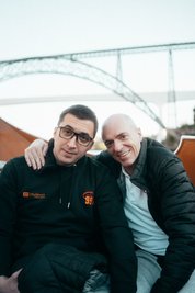 Hatten wieder gute Laune: Niners-Cheftrainer Rodrigo Pastore (rechts) und sein Assistent Gjorgji Kocov.
