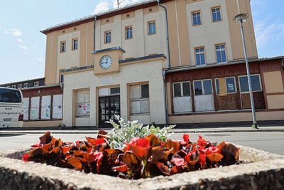 Geht es nach den Plänen des Vereins, bleibt ein Teil des Werdauer Bahnhofs erhalten. 
