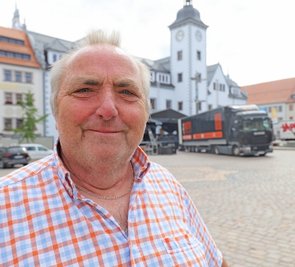 Am Sonntag zum Bergstadtfest schenkt Jürgen Lippmann auf der großen Bühne des Obermarktes seiner Heimatstadt ein Lied. 