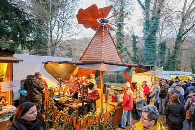 Zum Adventszauber wird am Wochenende von Freitagnachmittag bis Sonntagabend noch einmal an das Schloss eingeladen. 