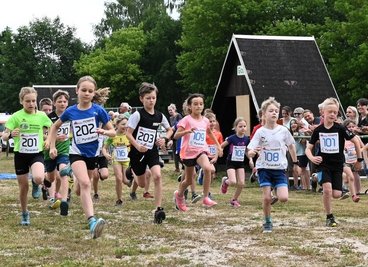 Beim Pyratallauf in Tannenbergsthal starteten auch jüngere Athleten, hier über einen und zwei Kilometer. 