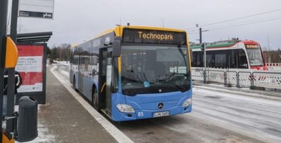 Auch der neue Ringbus hat bislang eine Endhaltestelle: Die Busse der Linie 82 verkehren jeweils von und bis zur Straßenbahnwendeschleife Technopark (Foto) und fahren dann in die entgegengesetzte Richtung zurück.