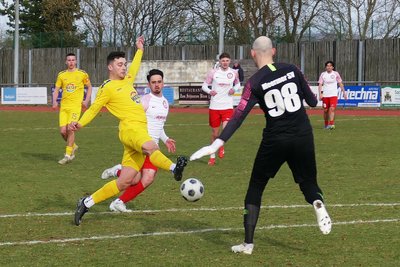Hier trifft Motor-Angreifer Tim Seidel zum 2:3.