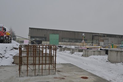Noch deutet auf dem Baufeld wenig darauf hin, was dort entsteht. Bereits im Herbst soll die Halle fertig sein.