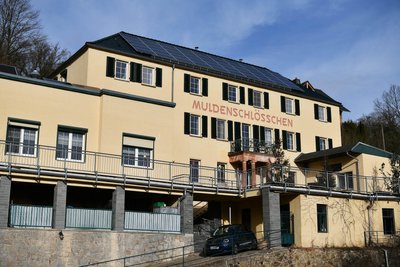 Das Hotel und Restaurant „Muldenschlösschen“ in Rochsburg lädt Paare zum Valentinstagsdinner ein.