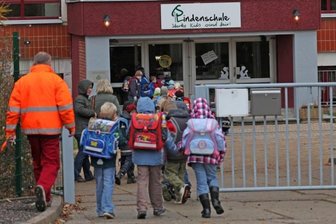 34-Jährige aus Meerane für Bombendrohungen und Containerbrände verantwortlich - 