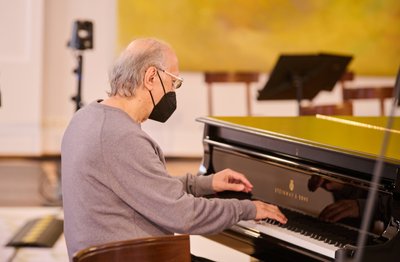 Der ukrainische Komponist Valentin Silvestrov bei einem Konzert der Berliner Philharmoniker im Schloss Bellevue.