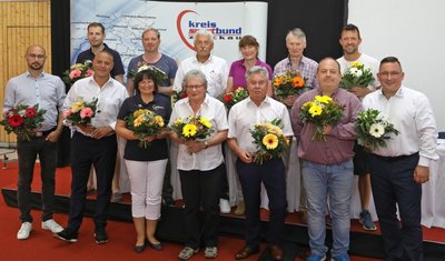 Sie lenken in den nächsten vier Jahren die Geschicke des Kreissportbundes Zwickau. Hinten von links: Daniel Fugmann, Sven Gutknecht, Werner Hofmann, Karin Zickert, Siegfried Görner, Tobias Pasler. Vorn von links: Mike Franke, Alexander Szelig, Denise Günter, Frauke Günther, Jürgen Weber, Ronny Daunert, Jens Juraschka. 