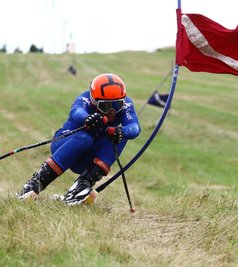 Grasskirennläufer Daniele Buio aus Italien testete im Auftrag des Skiverbandes Fis den Paulusberg in Neudorf. Die Piste wurde für die Junioren-WM als angemessen empfunden. 