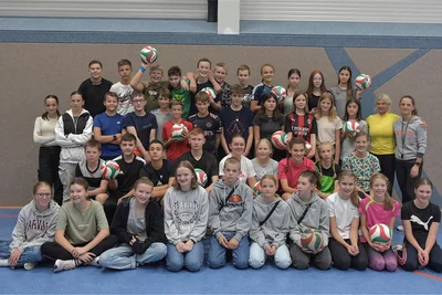 Zum Besuchsprogramm gehörte unter anderem ein Volleyballturnier mit gemischten Mannschaften.