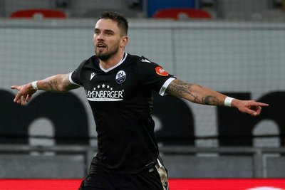 Pascal Testroet freut sich über sein Siegtor für den SV Sandhausen beim 1:0-Auswärtssieg in Düsseldorf. Sechsmal hat der 31-Jährige bislang in dieser Saison für seinen neuen Verein getroffen.
