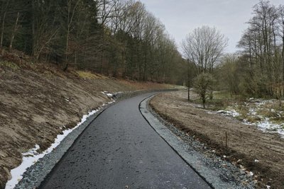 Im Bereich zwischen den beiden Brücken wird es am neuen Radweg auf einem großen Stück keine Beleuchtung geben.