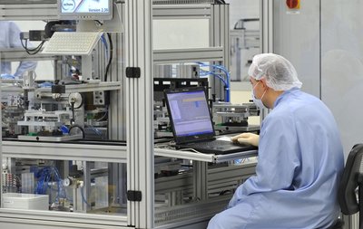 Der Reinraum in der Kamenzer Batteriefertigung Li_Tec. 