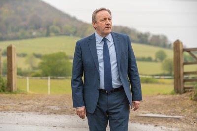 Inspector John Barnaby (Neil Dudgeon) darf ab Sonntag in schöner Umgebung wieder bizarre Morde aufklären. 