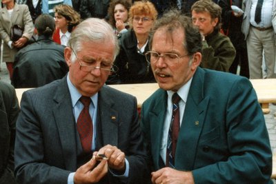 Sachsens Ministerpräsident Prof. Kurt Biedenkopf und Landrat Karl Matko, zwei Männer, die nach der Wende Weichen gestellt haben – im Freistaat und im Landkreis.