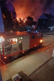 Die Scheune stand in der Nacht in Vollbrand.