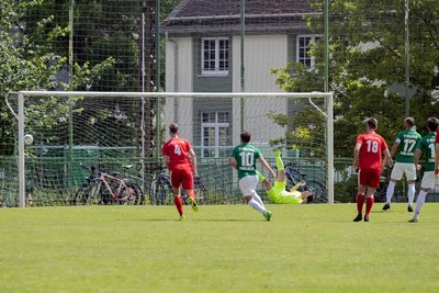 Zum Strafstoß nach vier Minuten trat Kapitän Marek Barthold selbst an und verwandelte souverän.