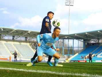 Frahn (Chemnitz, vorne) und Srbeny (Paderborn) im Duell