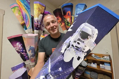 „In Space“ heißt ein beliebtes Zuckertütenmotiv, das nicht nur im Vogtland gut verkauft wird, sagt Mathias Schautschick.