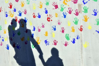 Die Anzahl männlicher Erzieher in Kindereinrichtungen des Vogtlandkreises steigt kontinuierlich. Ihr Anteil liegt mittlerweile bei 8,5 Prozent (Symbolbild).