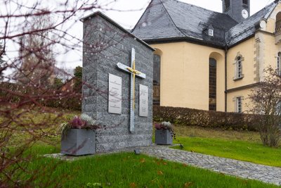 So sieht das Denkmal neben der Bärenstein Kirche nach der Umgestaltung aus. Die Einweihung findet am Sonntag statt.