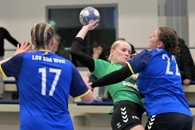 Satte elf Treffer schenkte Marie Raupach (Mitte) den Leipzigerinnen ein. Damit traf sie mehr als doppelt so oft wie jede andere Spielerin auf dem Feld.