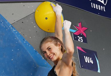 Dieses Lächeln verzauberte die Zuschauer auf dem Münchner Königsplatz ein ums andere Mal. Hannah Meul hat einen Boulder top geklettert. 
