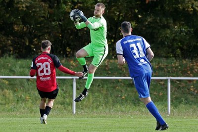 Glauchaus Torwart Dominik Reissig – hier in der Partie gegen den RSV Eintracht am Ball – will am Sonntag gegen seinen Ex-Verein Bischofswerda gewinnen.