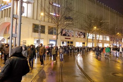 Am Montagabend haben sich in Chemnitz wieder zahlreiche Menschen zu sogenannten "Spaziergängen" versammelt.