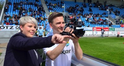 Nicole Oeser (links) gibt ihr Amt als CFC-Pressesprecherin auf.