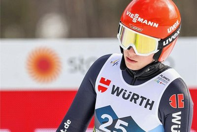 Nicht zufrieden mit ihrer Sprungleistung: Jenny Nowak vom SC Sohland. 