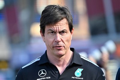 Warnt seinen Schützling vor Übermut: Mercedes-Teamchef Toto Wolff.