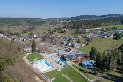 Das Waldbad Brunn soll wieder ganzjährig betrieben werden - dafür machen sich Bürger stark.