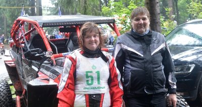 Mirko Grüger und Tochter Sabrina aus Elterlein waren zum dritten Mal dabei - und mit ihrem imposanten Buggy vom Typ Polaris RZR ein Blickfang.