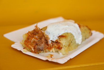 Eine gefüllte Rolle aus Kloßteig mit Pulled Pork kam bei den Gästen in Annaberg besonders gut an.