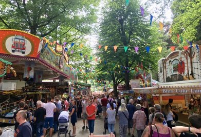 Vom heutigen Freitagabend an wird es im Limbach-Oberfrohnaer Stadtpark wieder zehn Tage lang hoch hergehen. Coronaauflagen gibt es dabei keine mehr.