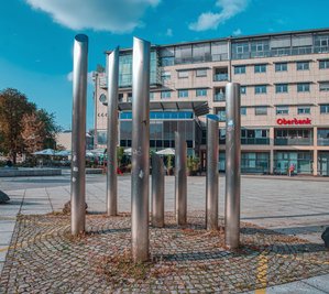 Die Metallskulptur "7 magere und 7 fette Jahre" von Ralph Siebenborn.
