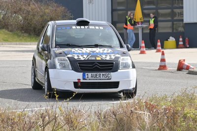 Bei den Proberunden konnte Helena Trabitzsch noch mit dem Auto des 1. Auer MSC fahren.