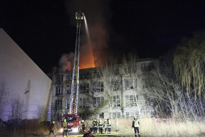 Die Löscharbeiten in der Nacht zu Samstag gestalteten sich kompliziert.